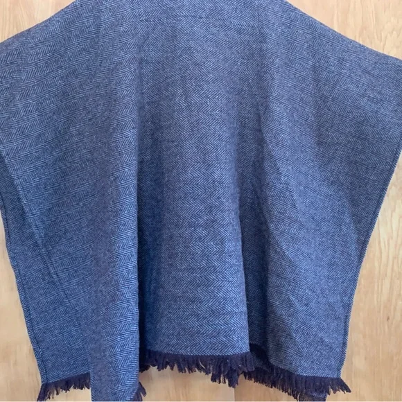 vintage Irish wool Herringbone wrap capelet shawl with Fringe deep brown & grey - Picture 4 of 10